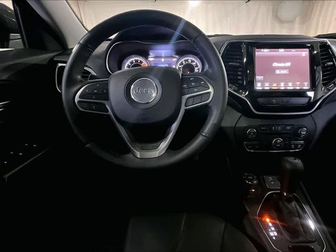 Used 2019 Jeep Cherokee Limited AWD/4WD image 5