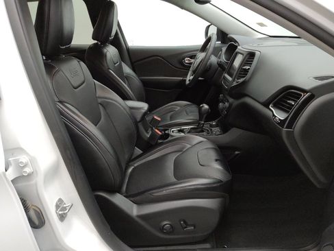 Used 2023 Jeep Cherokee Altitude Lux image 21