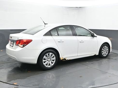 Used 2011 Chevrolet Cruze LT image 10