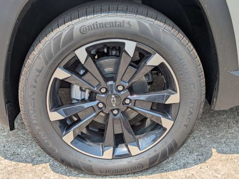 New 2026 Chevrolet Equinox RS w/ Safety and Technology Package FWD image 32