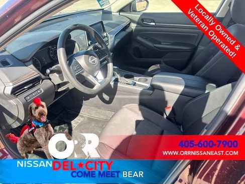 Used 2025 Nissan Altima 2.5 SV FWD image 13