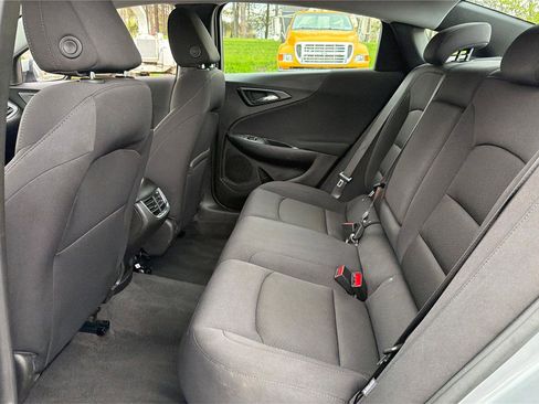Used 2024 Chevrolet Malibu LT FWD image 11