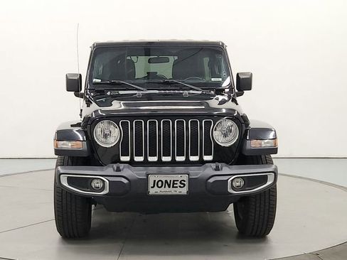 Used 2019 Jeep Wrangler Unlimited Sahara AWD/4WD image 2