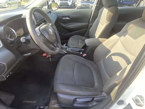 Used 2020 Toyota Corolla LE FWD image 17