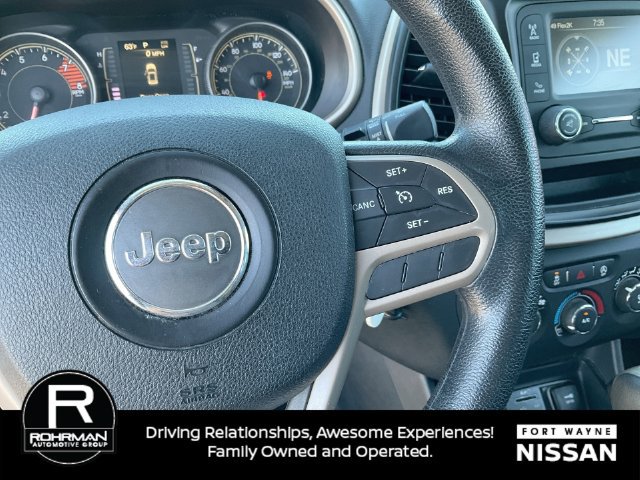 Used 2017 Jeep Cherokee Sport AWD/4WD image 21