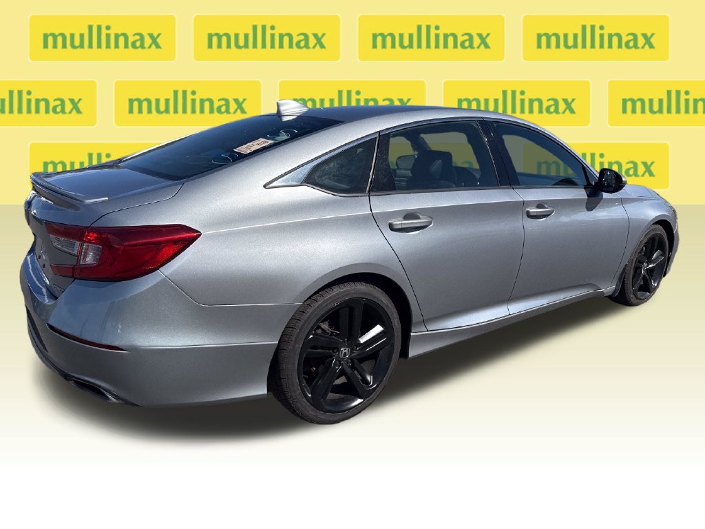 Used 2018 Honda Accord Sport image 3