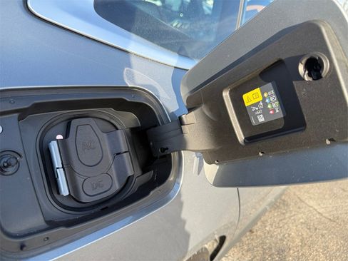 Used 2025 BMW i4 xDrive40i w/ Premium Package image 37