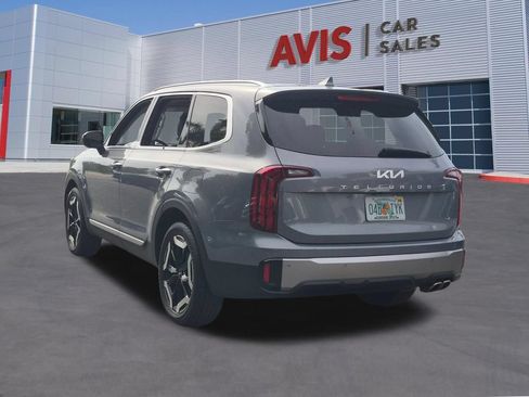 Used 2025 Kia Telluride S FWD image 9
