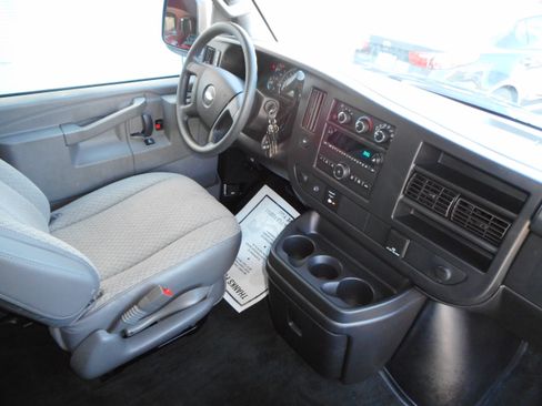 Used 2017 Chevrolet Express 3500 LT w/ LT Preferred Equipment Group RWD image 29