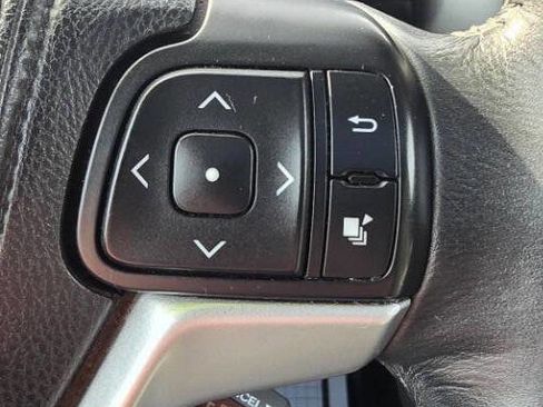 Used 2014 Toyota Highlander Limited image 25