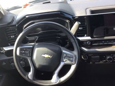 Used 2025 Chevrolet Silverado 2500 LT w/ Convenience Package image 15