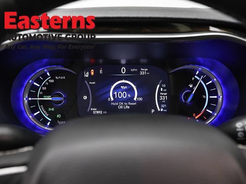 Used 2023 Chrysler Pacifica Limited FWD image 18
