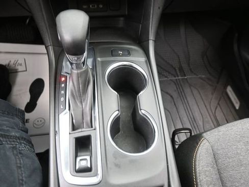 Used 2022 Chevrolet Equinox LT FWD image 11