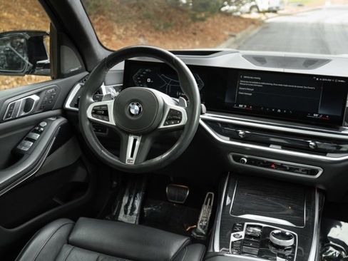 Used 2025 BMW X7 M60i w/ Executive Package image 24