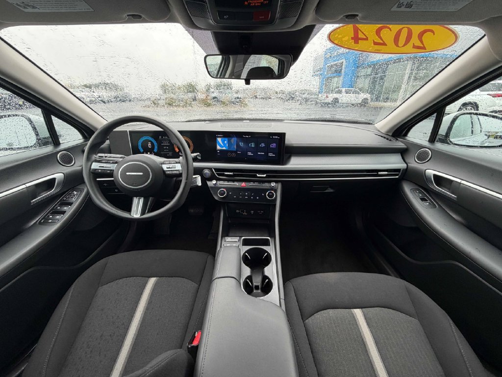 Used 2025 Hyundai Sonata SEL FWD image 29