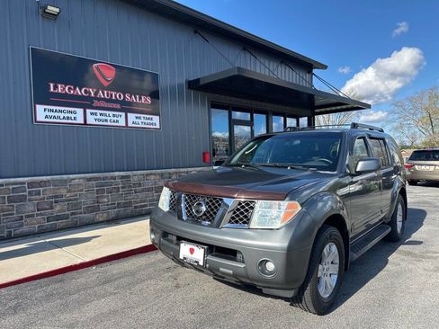 Used 2006 Nissan Pathfinder LE image 1
