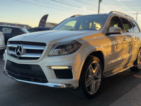 Used 2015 Mercedes-Benz GL 550 4MATIC image 8