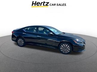 Used 2025 Nissan Altima 2.5 SV video 1