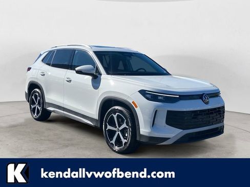 New 2025 Volkswagen Tiguan SE image 1