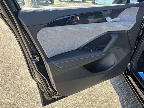 New 2025 Volkswagen Tiguan S image 13