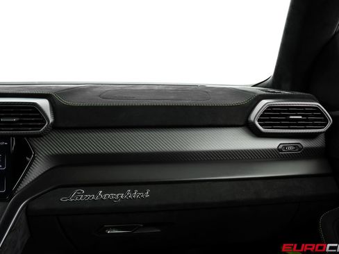 Used 2023 Lamborghini Urus Performante AWD/4WD image 37