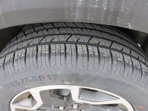 Used 2017 Subaru Crosstrek 2.0i image 8