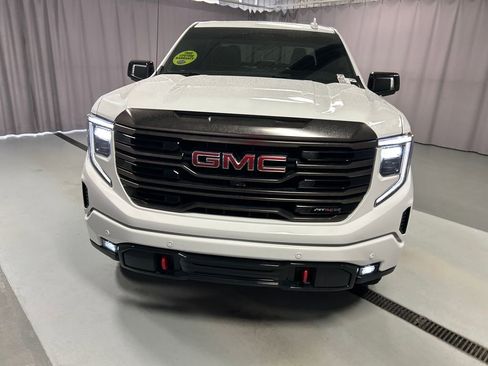 Used 2023 GMC Sierra 1500 AT4X image 2