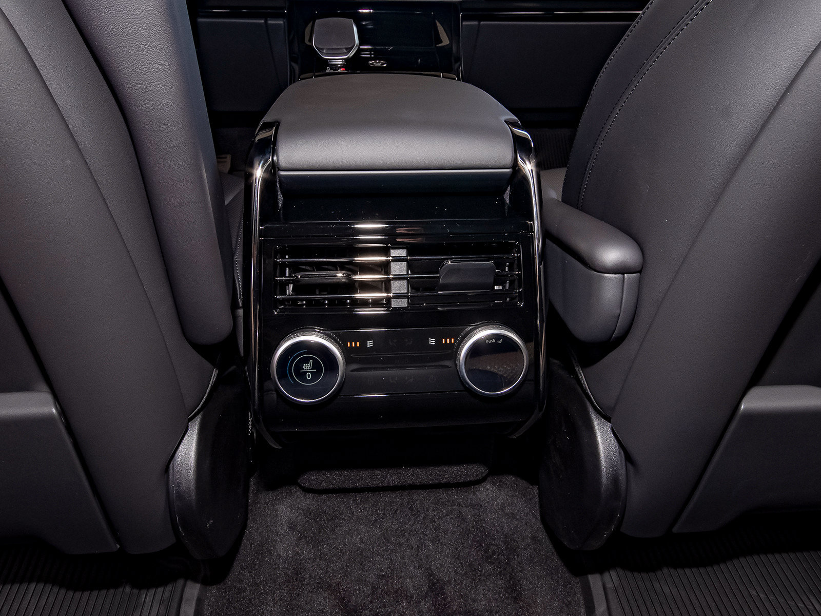 New 2026 Land Rover Range Rover Sport SE AWD/4WD image 47