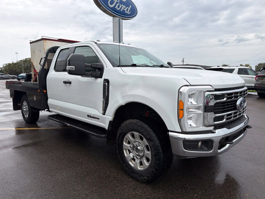 Used 2023 Ford F350 XLT w/ XLT Value Package AWD/4WD image 4