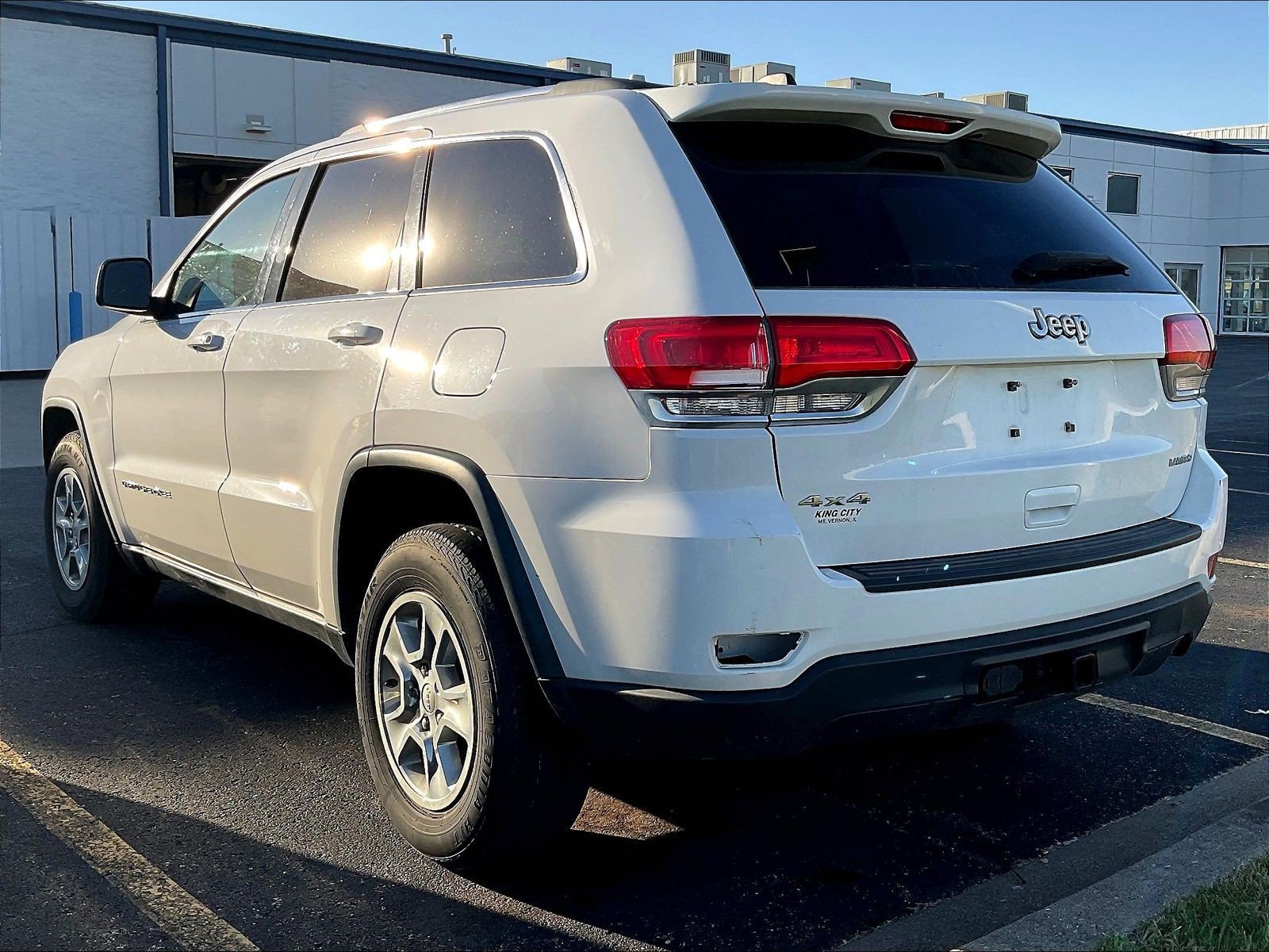 Used 2015 Jeep Grand Cherokee Laredo w/ Quick Order Package 23E AWD/4WD image 3