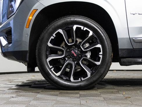 Used 2025 GMC Yukon Elevation image 45