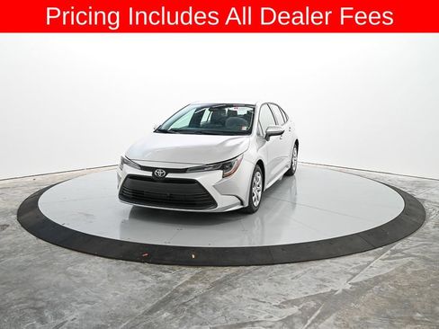 Used 2026 Toyota Corolla LE FWD image 2