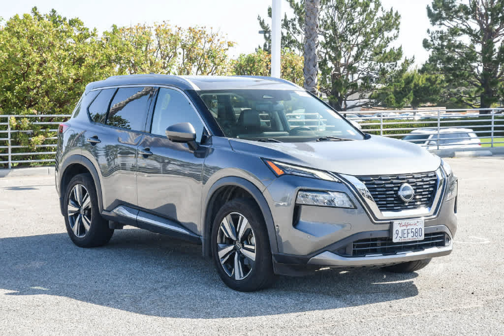 Used 2023 Nissan Rogue SL w/ SL Premium Package FWD image 3