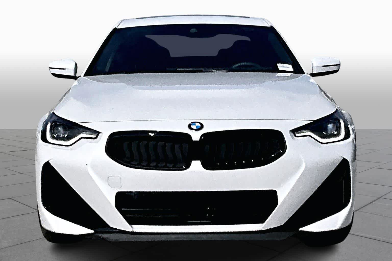 Used 2025 BMW 230i Coupe w/ M Sport Package RWD image 3