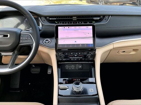 New 2025 Jeep Grand Cherokee L Limited w/ Luxury Tech Group II AWD/4WD image 7