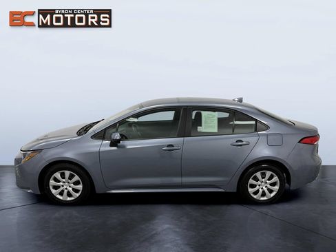 Used 2025 Toyota Corolla LE FWD image 3