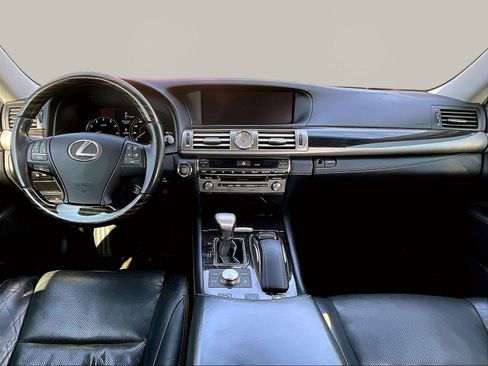 Used 2017 Lexus LS 460 AWD w/ Comfort Package image 7
