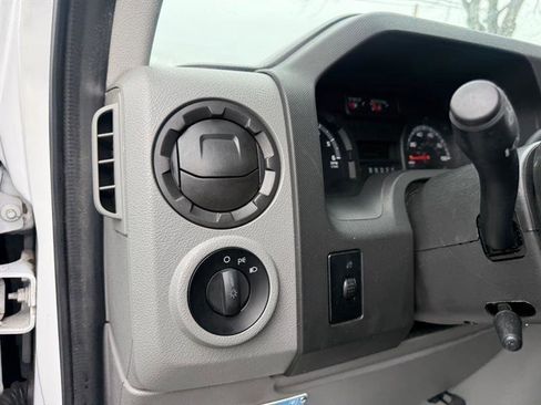 Used 2014 Ford E-250 and Econoline 250 w/ Power Group image 14