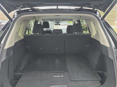 Used 2024 Nissan Rogue SV image 5
