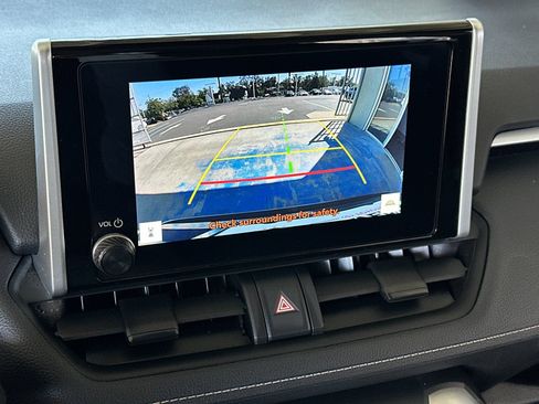 Used 2024 Toyota RAV4 XLE FWD image 17