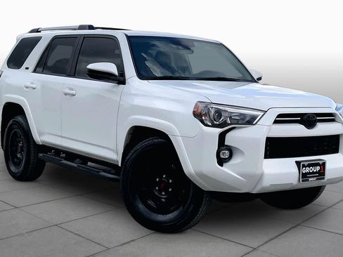 Used 2022 Toyota 4Runner SR5 RWD image 3