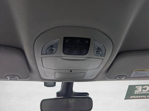 Used 2024 Chrysler Pacifica Touring-L FWD image 19