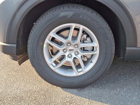 New 2025 Ford Explorer Active image 41