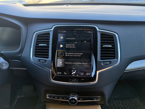 Used 2019 Volvo XC90 T6 Momentum w/ Advanced Package image 32