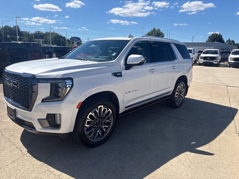 Used 2023 GMC Yukon Denali Ultimate AWD/4WD image 4