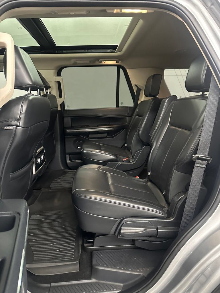 Used 2022 Ford Expedition XLT AWD/4WD image 26