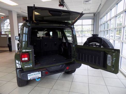 Used 2024 Jeep Wrangler Unlimited w/ Convenience Group AWD/4WD image 6