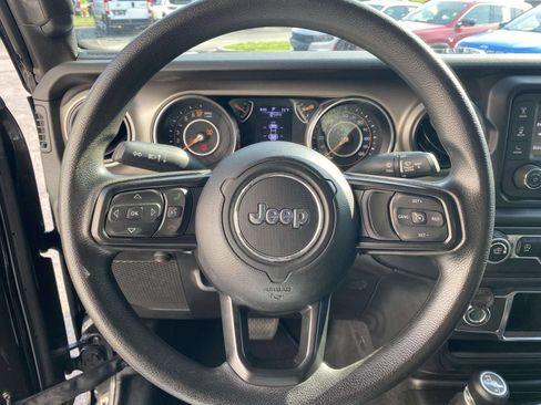 Used 2021 Jeep Gladiator Sport w/ Trailer Tow Package AWD/4WD image 19