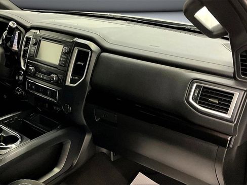 Used 2019 Nissan Titan SV w/ SV Convenience Package image 27