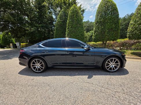 Used 2022 Genesis G70 2.0T w/ Prestige Package RWD image 6